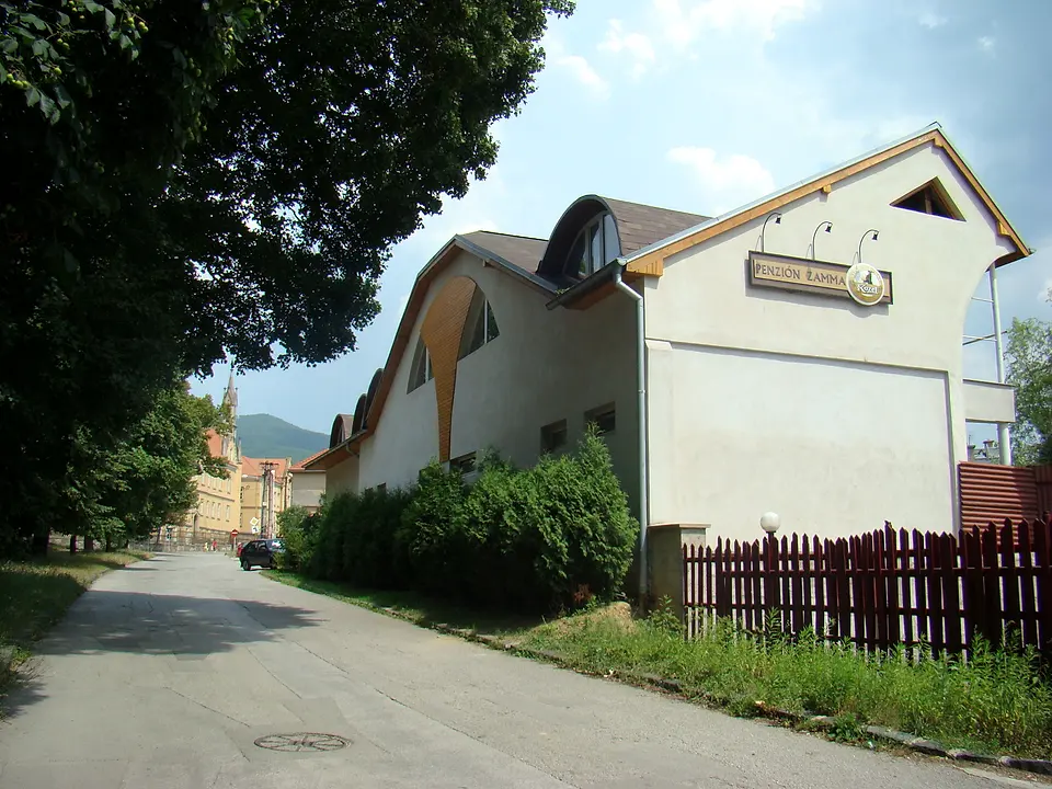 Budova penziónu z ulice v roku 2009